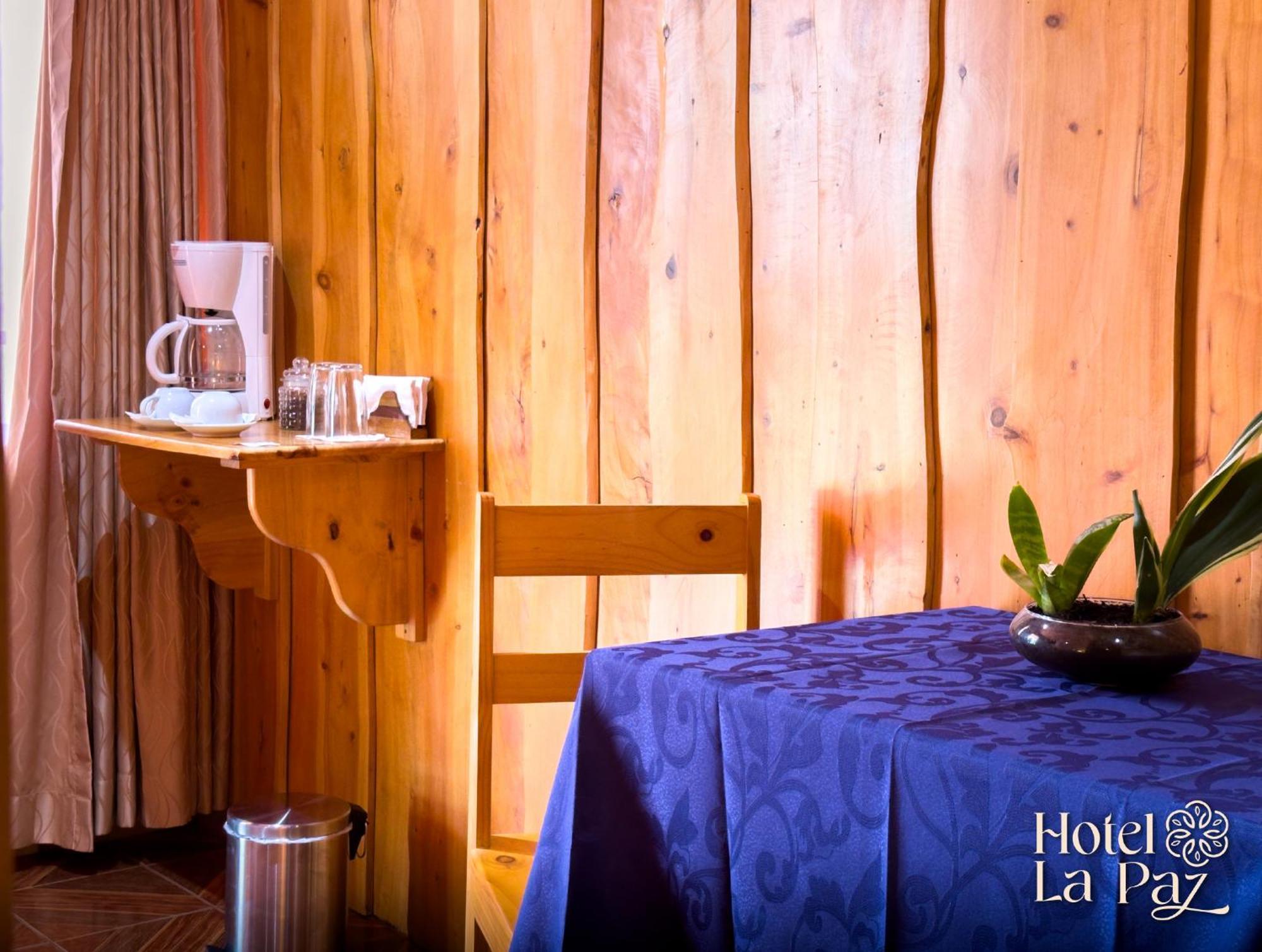 Hotel La Paz Poasito Buitenkant foto